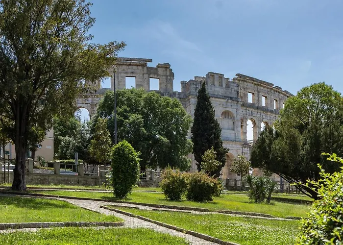 Апартаменти Tina Пула